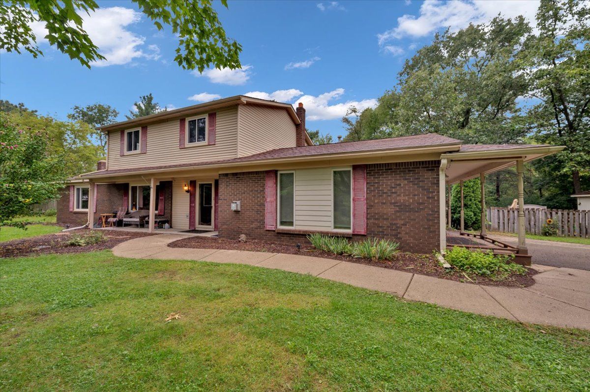 Mckeachie Rd, White Lake, MI 48383