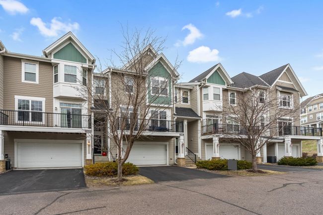 Great location in the sought-after Cobblestone Lakes neighborhood | Image 25