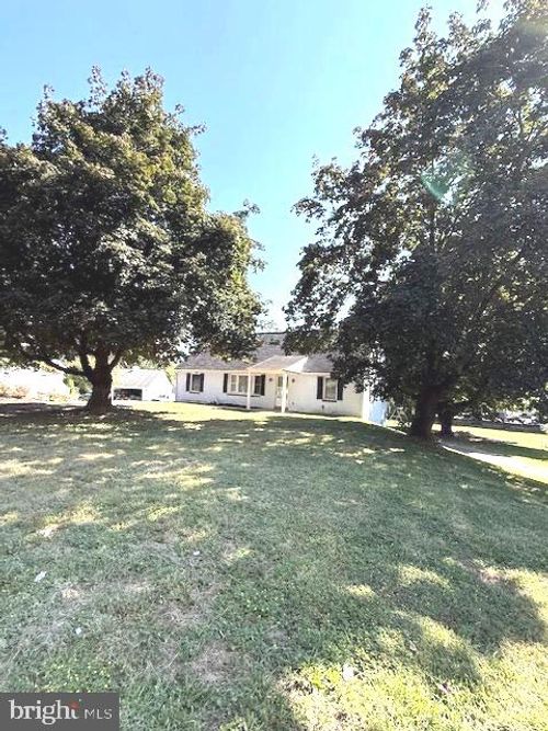 321 Bondsville Rd, DOWNINGTOWN, PA, 19335-2106 | Card Image