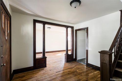 226 California St, Highland Park, MI, 48203-3520 | Card Image