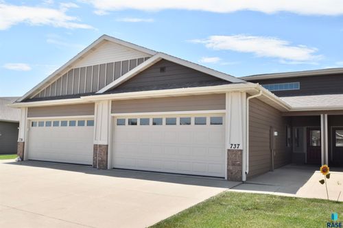 737 E El Dorado Ct, Sioux Falls, SD, 57108-8478 | Card Image