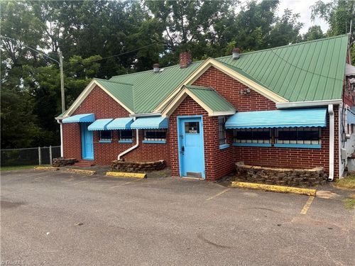 278 Old Us 52 S, Mount Airy, NC, 27030-8092 | Card Image
