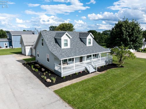 2021 S Lattimore Dr, Marblehead, OH, 43440-2492 | Card Image