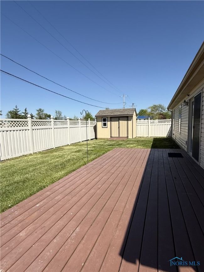 Back yard - deckKi | Image 31