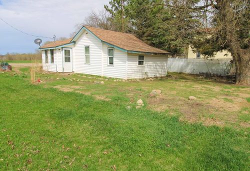 121 Washington St W, Burtrum, MN, 56318-4748 | Card Image