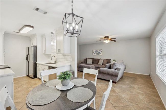 1047 Park Meadow Dr, Condo with 3 bedrooms, 2 bathrooms and null parking in Beaumont TX | Image 10