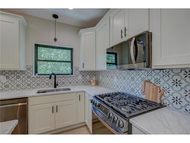 21 Windsor Wood Path, House other with 5 bedrooms, 4 bathrooms and null parking in Hudson WI | Image 9