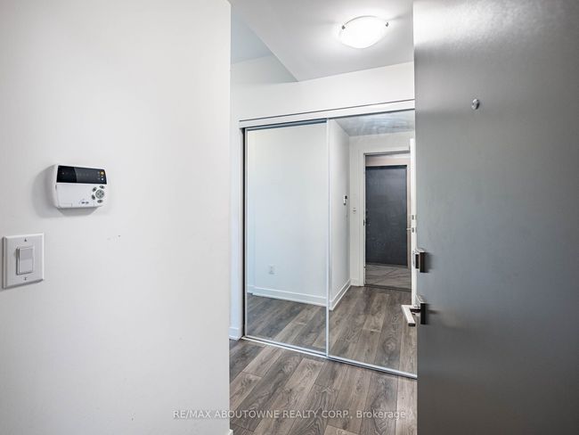 704 - 4633 Glen Erin Dr, Condo with 2 bedrooms, 2 bathrooms and null parking in Mississauga ON | Image 5