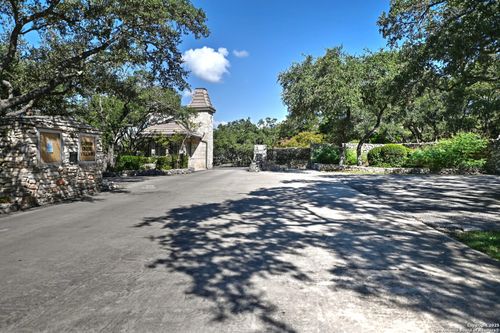 2004-17223 Old Lyme, San Antonio, TX, 78248-1543 | Card Image