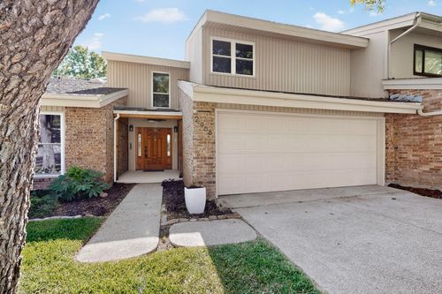 2966 Buttonwood Dr, Carrollton, TX, 75006-4728 | Card Image
