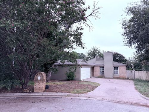 6237 Settlement Dr, Arlington, TX, 76001-7616 | Card Image