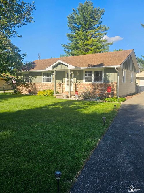7502 Wilfred Dr, Temperance, MI, 48182-1549 | Card Image