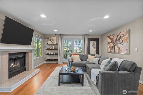 a29-8020 146th Ave Ne, Redmond, WA, 98052-3403 | Card Image