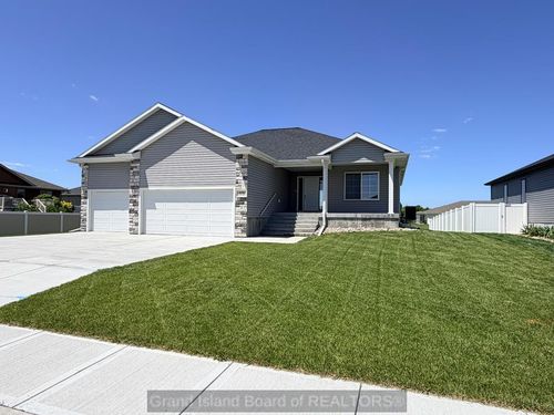 3792 Lilac Ln, Grand Island, NE, 68803-1563 | Card Image