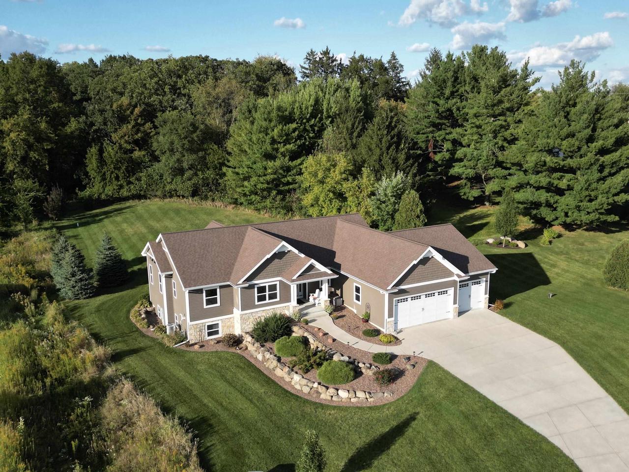 Oslo Ln, Sun Prairie, WI 53590 #1