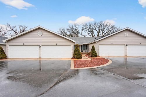 apt-4-511 W Griswold St, Ripon, WI, 54971-1800 | Card Image