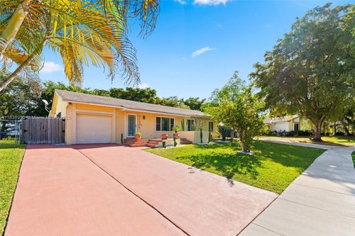 21505 Sw 97th Ct, Cutler Bay, FL, 33189-3711 | Card Image
