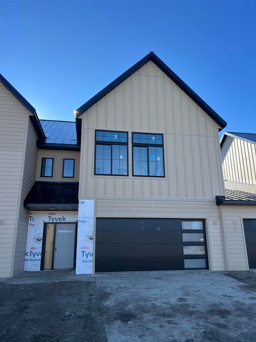 21 E Duke St, Vermillion, SD, 57069 | Card Image