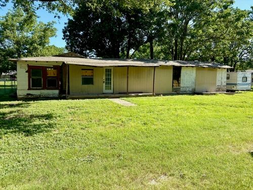 304 W Kentucky St, Chico, TX, 76431-2808 | Card Image