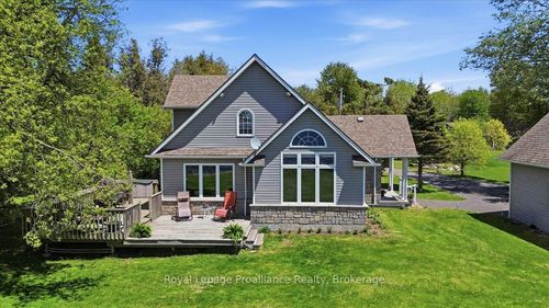 233 Parkview Rd, Carrying Place, ON, K0K1L0 | Card Image