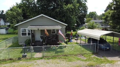 210 W Clark St, Lancaster, OH, 43130-4705 | Card Image