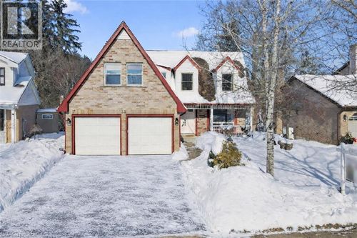 33 Manitoulin Cres, Kitchener, ON, N2A3J4 | Card Image