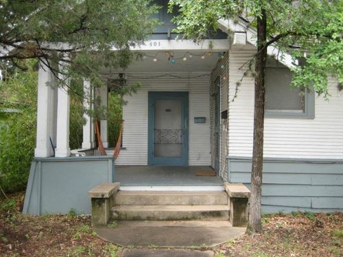 b-401 W 38th St, Austin, TX, 78705-1317 | Card Image