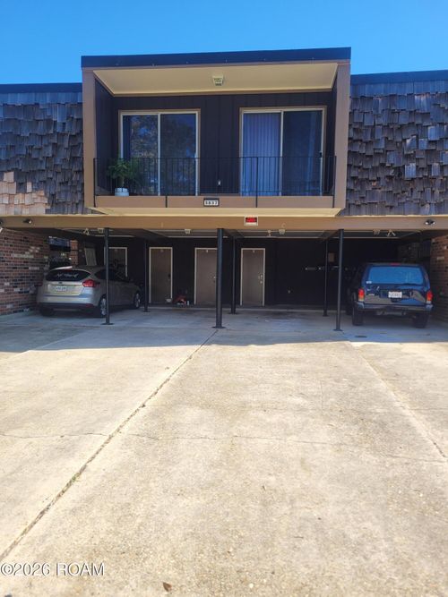 3837 Ridgelake Drive, Metairie, LA, 70002 | Card Image