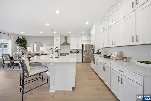 18 Arlington Pl, Oakland, NJ, 07436-2665 | Card Image