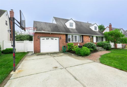 39 Ontario Ave, Plainview, NY, 11803-3532 | Card Image