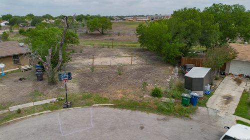 5803 Kim Valley St, San Antonio, TX, 78242-2212 | Card Image