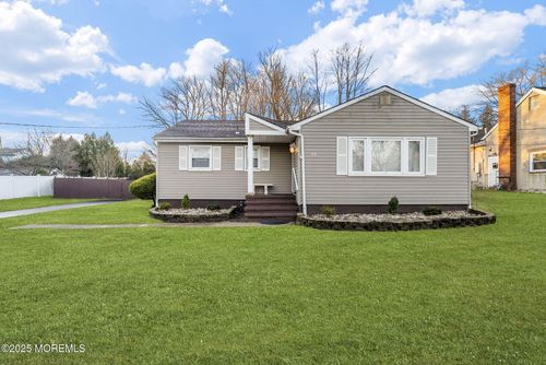 13 Sanford St, Manalapan, NJ, 07726-3807 | Card Image