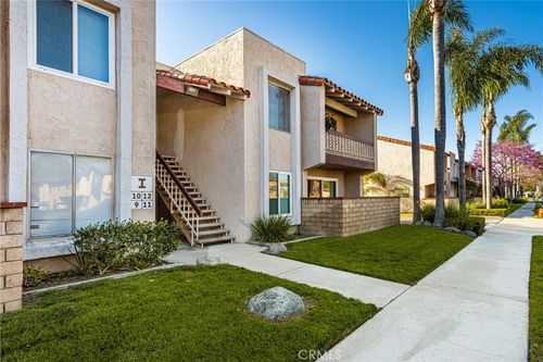 i11-700 W La Veta Ave, Orange, CA, 92868-4416 | Card Image