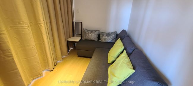 802 - 519 Dundas St W, Condo with 2 bedrooms, 1 bathrooms and null parking in Toronto ON | Image 10