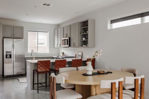 28-801 N Bluff Dr, Austin, TX, 78745-1067 | Card Image