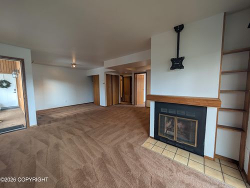 d-7352 Huntsmen Cir, Anchorage, AK, 99518-2749 | Card Image