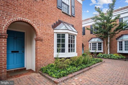 d-220 N Saint Asaph Street, ALEXANDRIA, VA, 22314 | Card Image