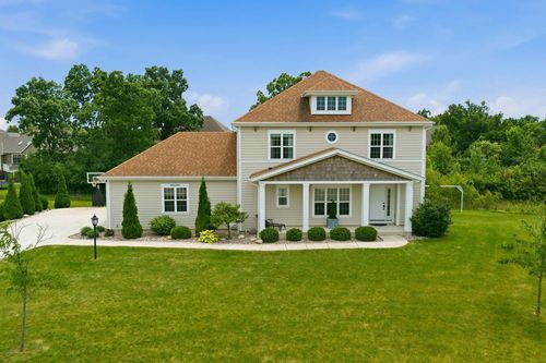 S89W13007 Bonningale Court, MUSKEGO, WI, 53150 | Card Image