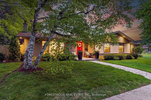 3376 Grassfire Cres, Mississauga, ON, L4Y3K2 | Card Image