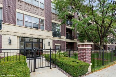 206 - 6436 Roosevelt Road, Condo with 2 bedrooms, 2 bathrooms and 2 parking in Oak Park IL | Image 1