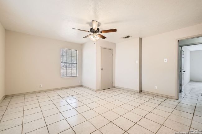 12177 Pearsall Rd, House other with 5 bedrooms, 2 bathrooms and null parking in Atascosa TX | Image 13