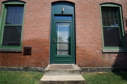 114-300 Front St, Pawtucket, RI, 02860-1051 | Card Image