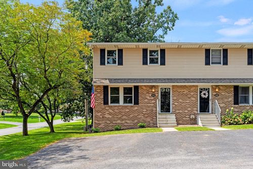 310 Fairview St, CARLISLE, PA, 17015-4317 | Card Image