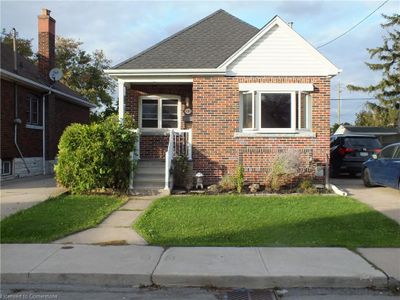 101 Albany Ave, House other with 2 bedrooms, 1 bathrooms and 2 parking in Hamilton ON | Image 1