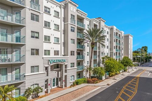 227-6001 Sw 70th St, South Miami, FL, 33143-3422 | Card Image