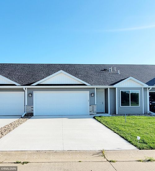 914 Katelyn Cir, Montgomery, MN, 56069-4491 | Card Image