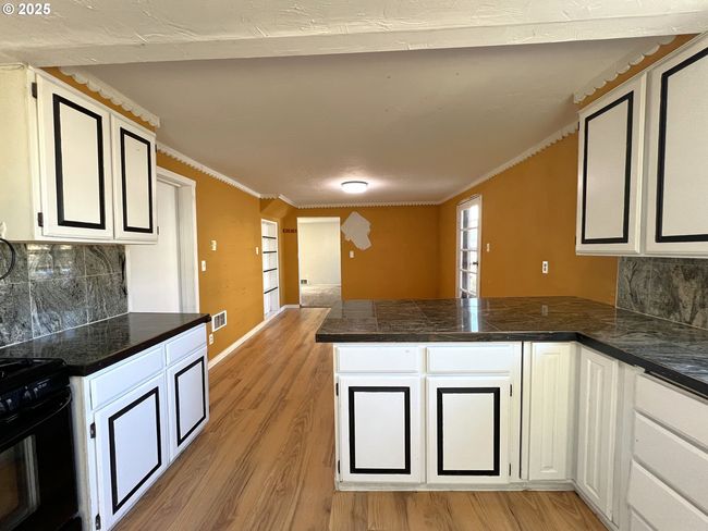 Kitchen | Image 22