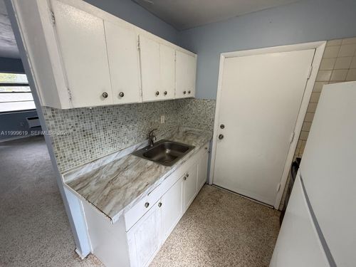 apt-4-990 Sw 4th St, Miami, FL, 33130-2259 | Card Image
