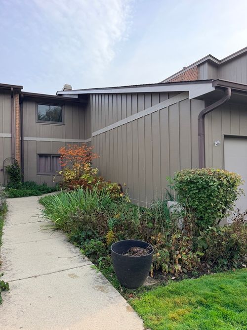 c-2S405 Emerald Green Dr, Warrenville, IL, 60555-2088 | Card Image