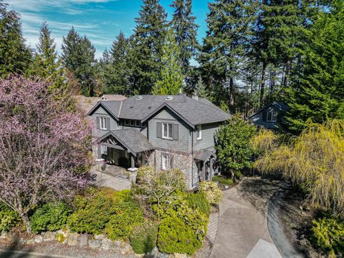 1054 River Rd, Victoria, BC, V9B6K2 | Card Image